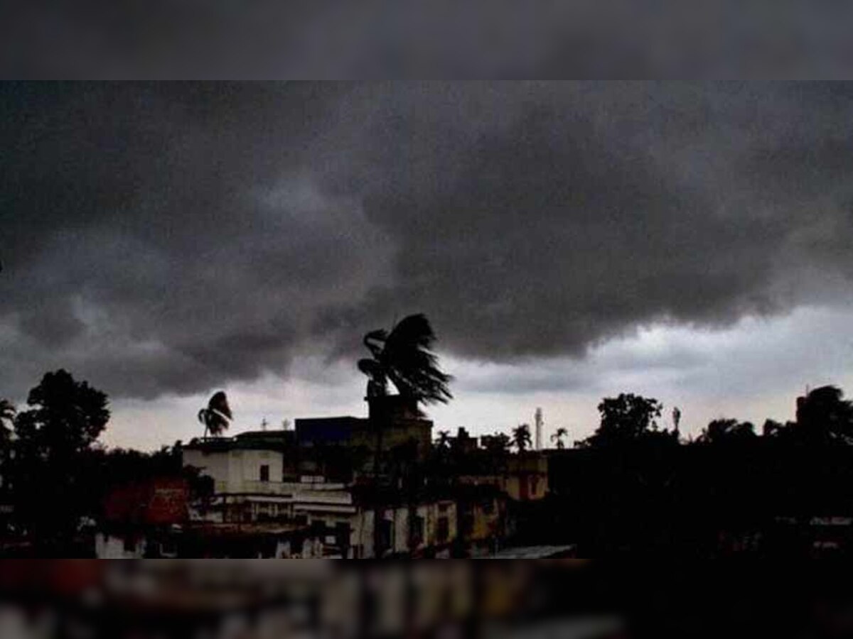 दिल्ली में आंधी-बारिश से लुढ़का पारा, 10 डिग्री सेल्सियस नीचे पहुंचा तापमान