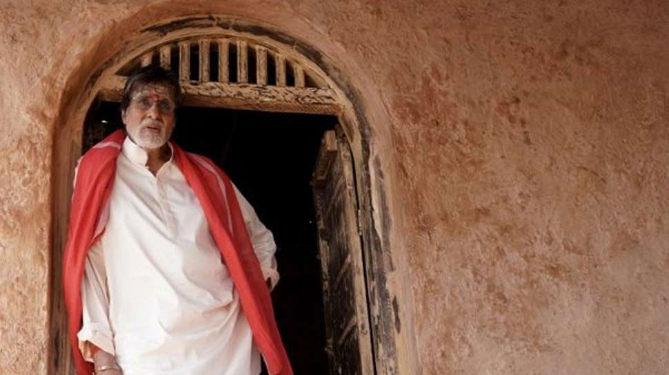 'सैराट' से प्रभावित होकर अमिताभ बच्चन ने साइन की 'झुंड', ऐसा होगा किरदार! 'सैराट' से प्रभावित होकर अमिताभ बच्चन ने साइन की 'झुंड', ऐसा होगा किरदार!