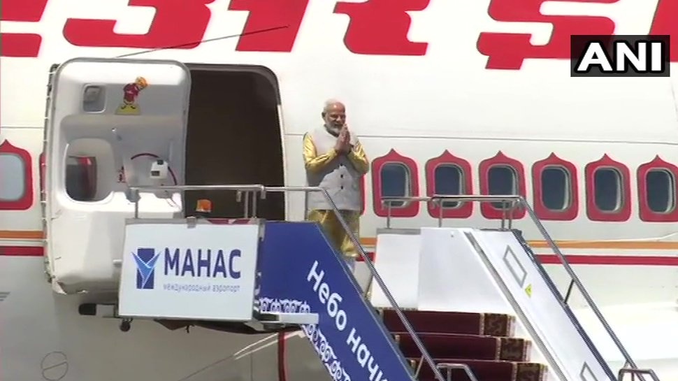 ओमान के रास्ते बिश्केक पहुंचे PM मोदी, SCO सम्मेलन में लेंगे हिस्सा