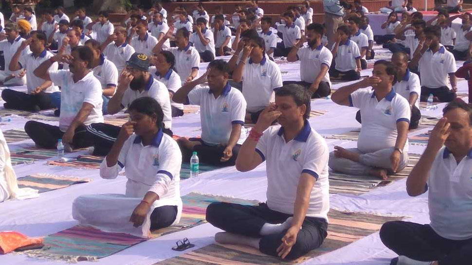 राज्यपाल और मुख्यमंत्री ने बताई योग की महत्ता Jharkhand governor talk about yoga
