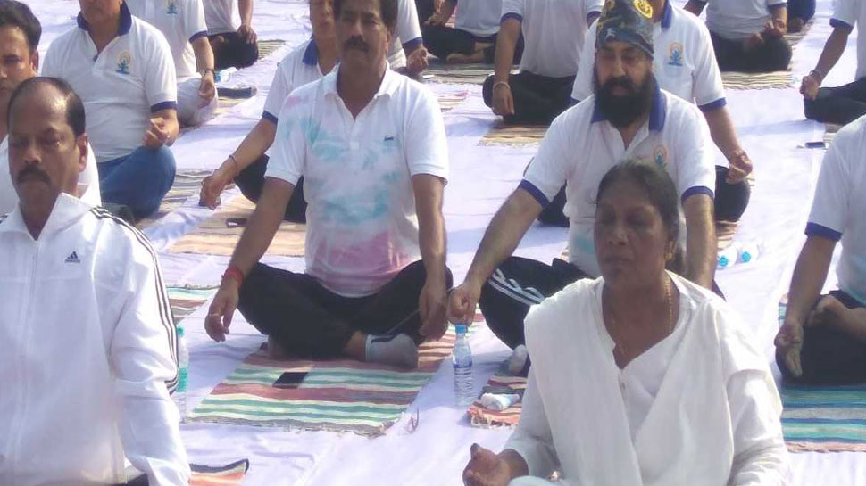 योग प्रशिक्षण शिविर में टूटी धर्म की दीवारें all religious people part of International Yoga Day