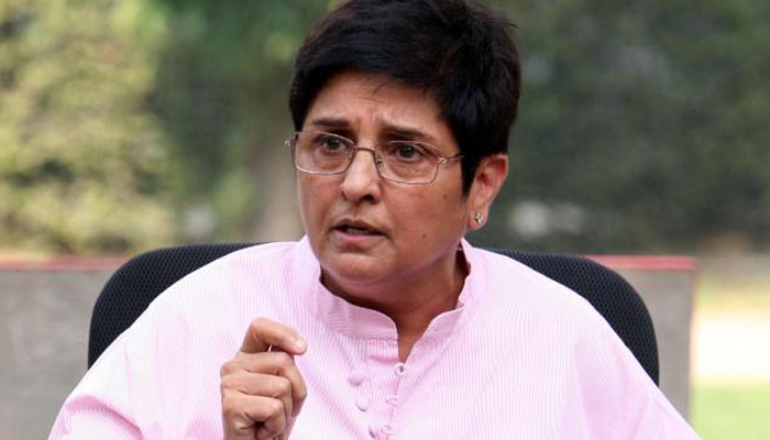 पुडुचेरी की उपराज्यपाल किरण बेदी रथ खींचने की सालाना रस्म में हुईं शामिल पुडुचेरी की उपराज्यपाल किरण बेदी रथ खींचने की सालाना रस्म में हुईं शामिल