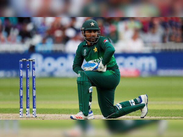 सरफराज अहमद ने ऑस्ट्रेलिया के खिलाफ 40 रनों की पारी खेली थी और आखिरी विकेट उन्हीं का था (फोटो:Reuters)