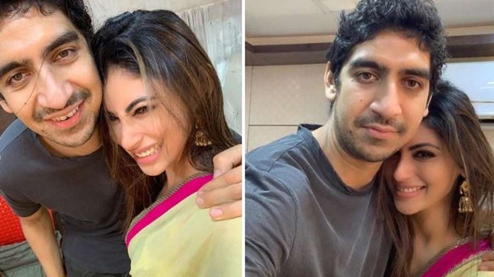 मौनी रॉय ने शेयर की बॉयफ्रेंड के साथ Photos, सेलेब्स देने लगे बधाई मौनी रॉय ने शेयर की बॉयफ्रेंड के साथ Photos, सेलेब्स देने लगे बधाई