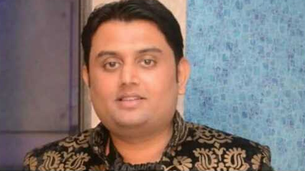 दिल्लीः घर की घंटी बजाकर पहले बाहर बुलाया, फिर ताबड़तोड़ गोलियां चलाकर कर दी हत्या दिल्लीः घर की घंटी बजाकर पहले बाहर बुलाया, फिर ताबड़तोड़ गोलियां चलाकर कर दी हत्या