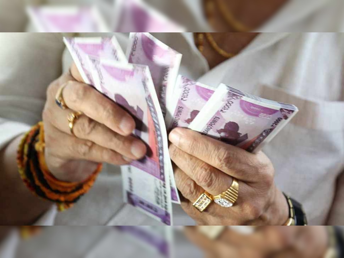 Zee Exclusive : ATM में कैश नहीं तो बैंक भरेंगे जुर्माना, RBI ने दिया निर्देश