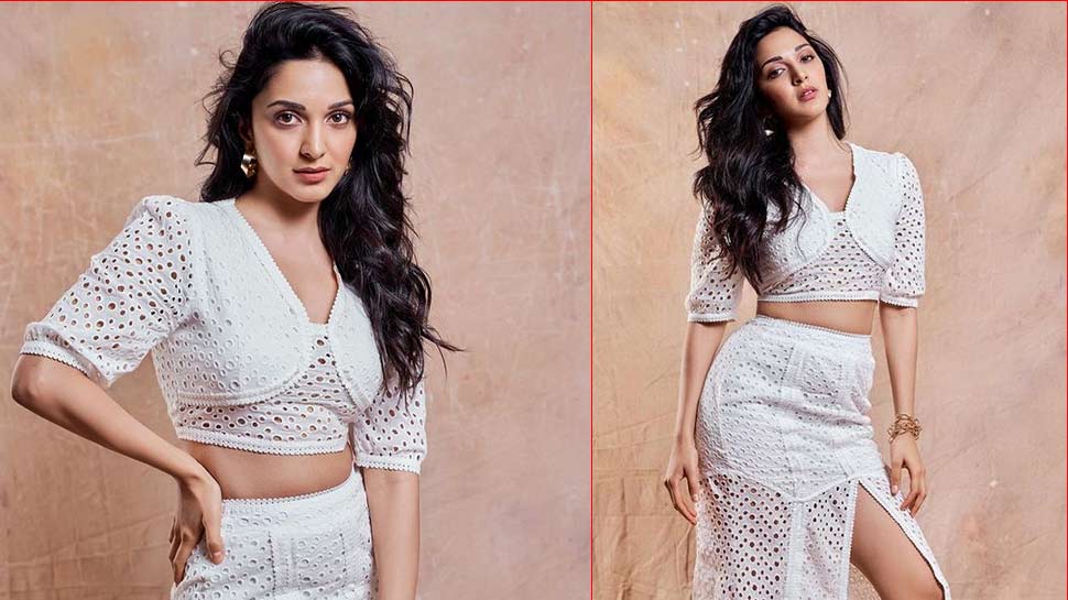 कियारा फिल्म में शाहिद की लेडी लव का किरदार प्ले करेंगी Kiara Advani Photos in White Crop Top and Skirt look