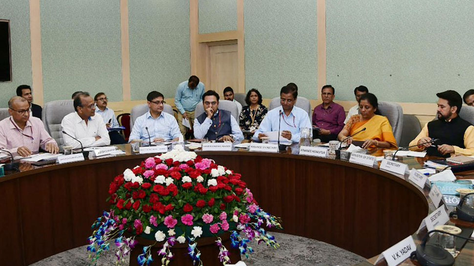 Budget से पहले अर्थशास्त्रियों के साथ 'मंथन', टैक्स सुधार और रोजगार पर रहेगा जोर Budget से पहले अर्थशास्त्रियों के साथ 'मंथन', टैक्स सुधार और रोजगार पर रहेगा जोर