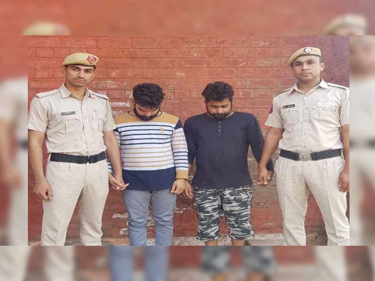 पुलिस टीम ने तकनीकी का प्रयोग करते हुए उपरोक्त मामले में अजय एन्क्लेव सुभाष नगर, दिल्ली से दो लोगों को गिरफ्तार किया. 