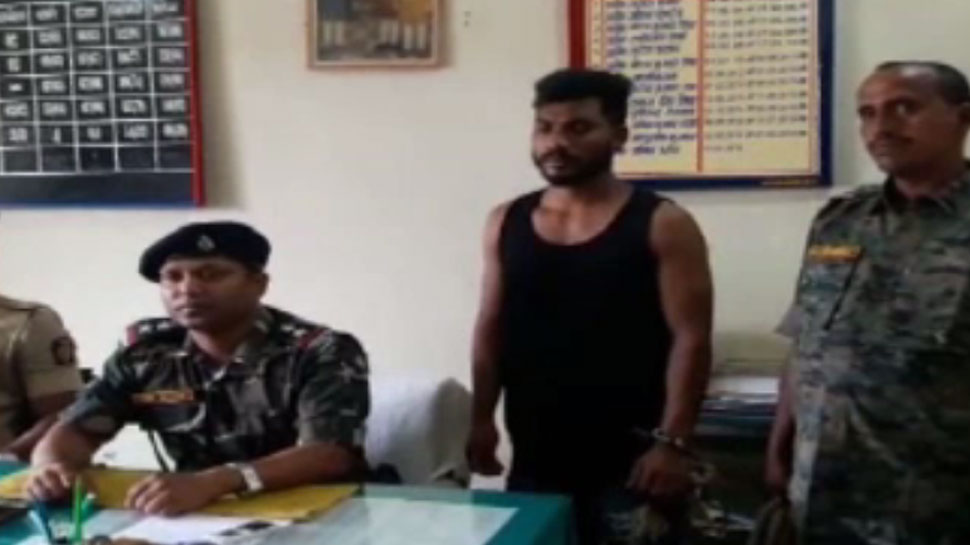 झारखंडः पहली पत्नी के रहते नाबालिग को भगा ले आया मुंबई से गोमिया, गिरफ्तार झारखंडः पहली पत्नी के रहते नाबालिग को भगा ले आया मुंबई से गोमिया, गिरफ्तार