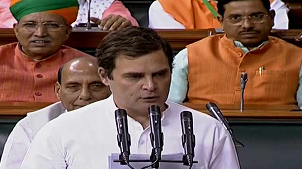 संसद में शपथ लेने के बाद हस्ताक्षर करना भूल गए राहुल गांधी, अधिकारियों ने दिलाया याद