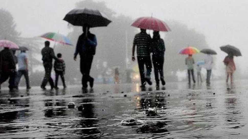 दिल्ली-एनसीआर में लोगों को गर्मी से मिली राहत, बारिश से मौसम हुआ सुहाना
