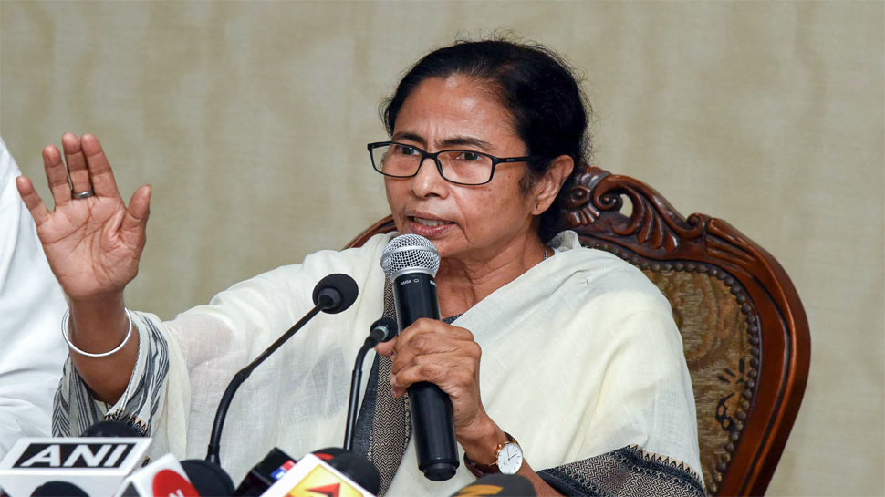 ममता बनर्जी का विवादित बयान- ‘लालची और भ्रष्ट’ हैं बागी, TMC का कचरा बटोर रही है BJP