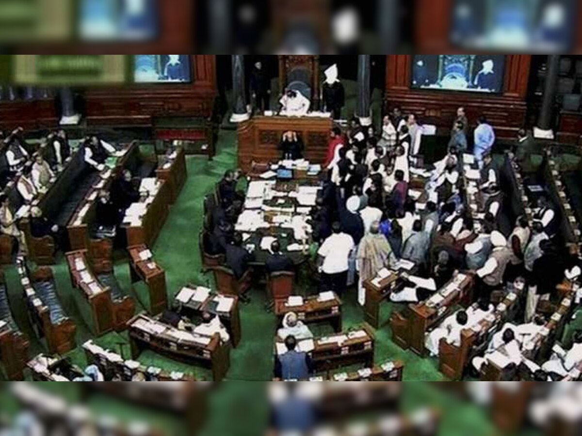 लोकसभा में शपथ लेने के लिए कुछ इस अंदाज में नजर आए नवनिर्वाचित सांसद