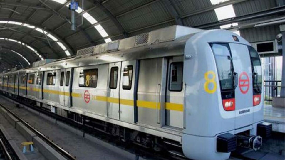 दिल्ली: मेट्रो के सामने छलांग लगा कर युवक ने की आत्महत्या 
