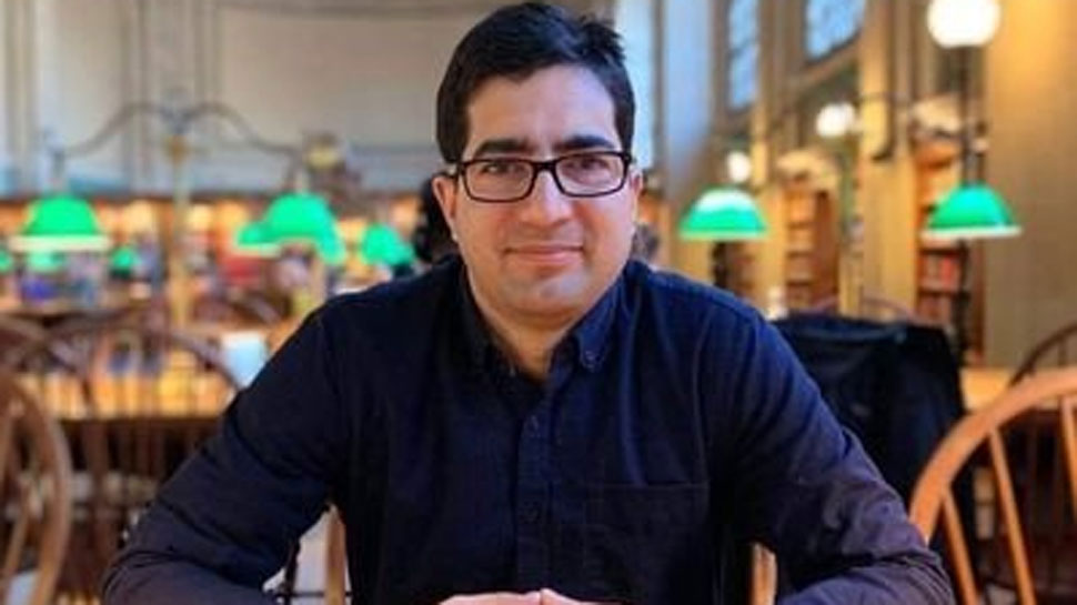 जम्मू कश्मीर में चुनाव से पहले शाह फैसल और शेख अब्दुल रशीद ने किया गठबंधन जम्मू कश्मीर में चुनाव से पहले शाह फैसल और शेख अब्दुल रशीद ने किया गठबंधन