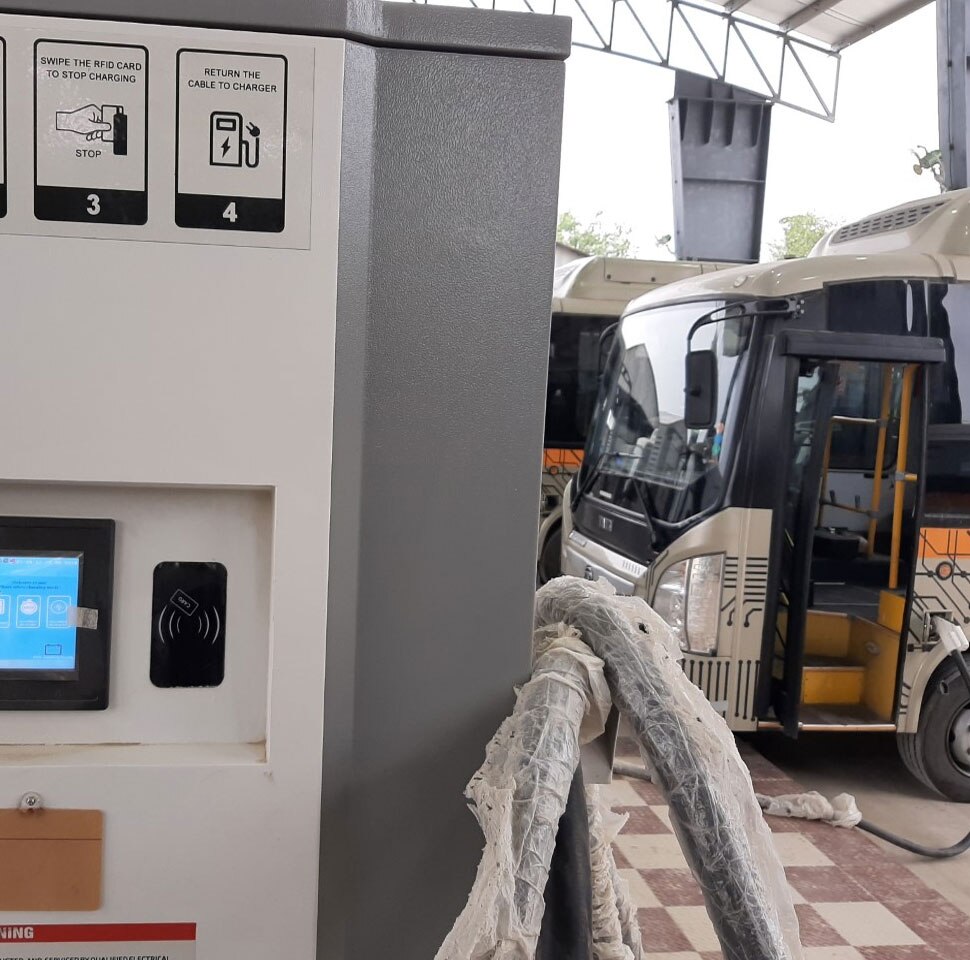 कई रूटों पर दौड़ेगी यह इलेक्ट्रिक बस This electric bus rides on many routes