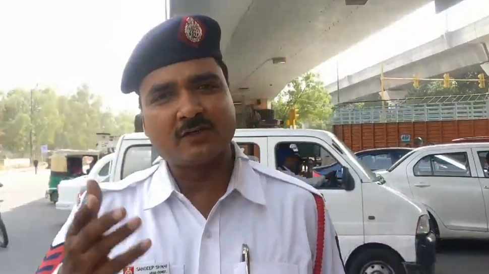 ट्रैफिक पुलिस का ये हेड कॉन्सटेबल RAP सॉन्ग से लोगों को करता है जागरूक