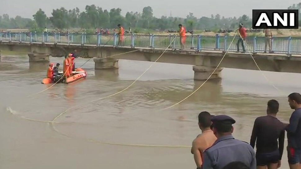 लखनऊ: नहर में गिरी पिकअप वैन, 7 बच्चों की मौत की आशंका