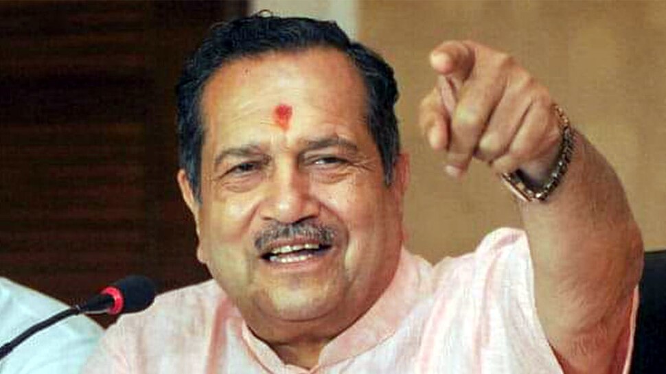दारुल उलूम पहुंचे RSS नेता इंद्रेश, बोले- 'कट्टरपंथ नहीं, प्यार से देश चलेगा'