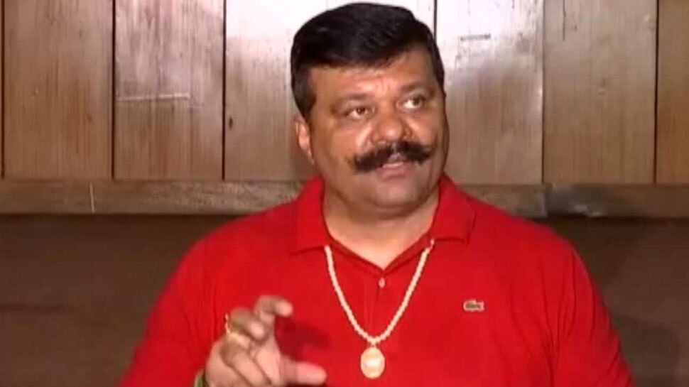 पत्रकार से अभद्रता मामले में BJP ने MLA प्रणव सिंह चैंपियन को 3 महीने के लिए सस्पेंड