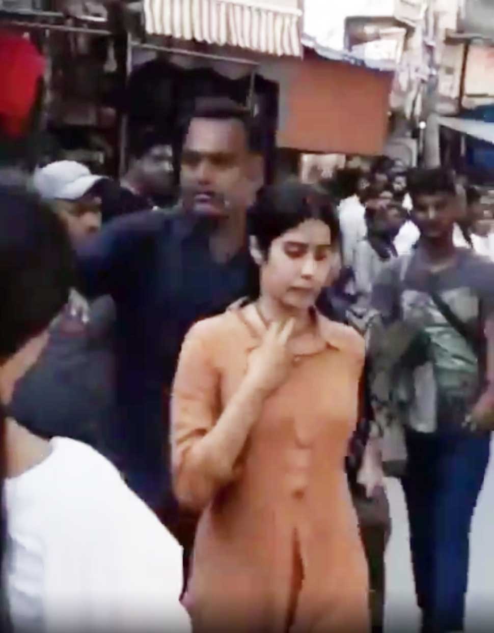 इंस्टाग्राम पर दी थी फिल्म की जानकारी Jahnavi Kapoor