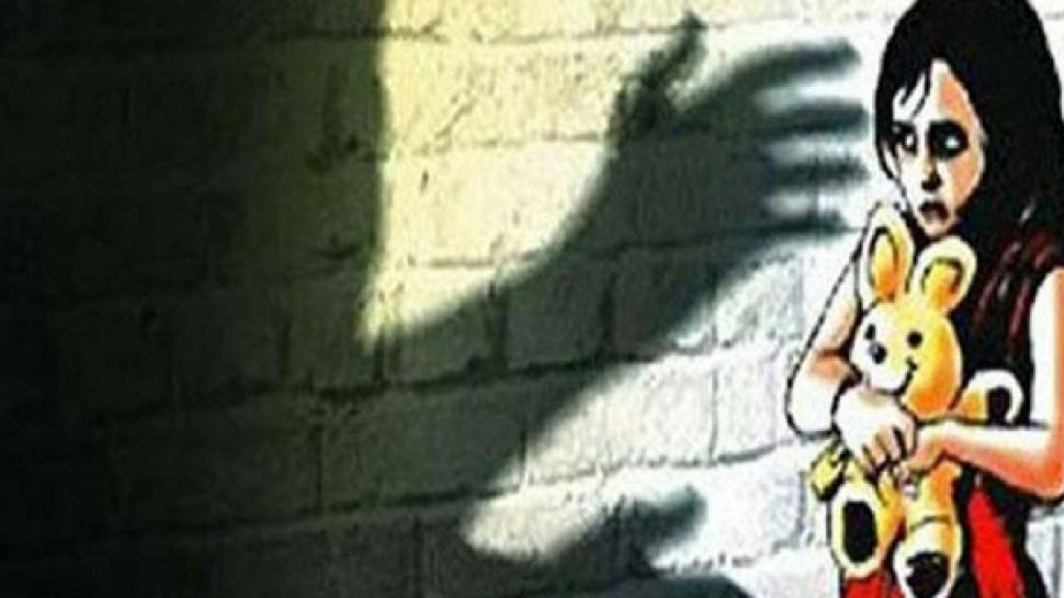 नोएडा में नाबालिग के साथ पड़ोसी ने किया बलात्कार, मामला दर्ज