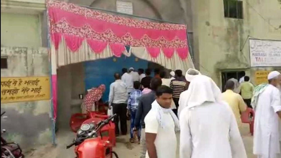 निकाह से ठीक पहले दूल्हे ने दहेज में मांगी कार, लड़की वालों ने बारातियों को बनाया बंधक, फिर...