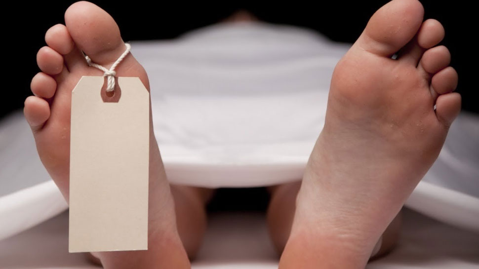 मेरठः मरने के बाद मरीज का कर दिया 10 बार ऐक्स रे, 11 लोगों को किया तलब मेरठः मरने के बाद मरीज का कर दिया 10 बार ऐक्स रे, 11 लोगों को किया तलब