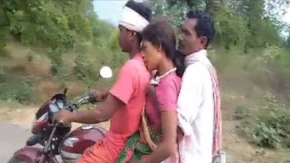 झारखंड : गर्भवती महिला को नहीं मिली एम्बुलेंस, मोटरसाइकिल के सहारे पहुंची अस्पताल