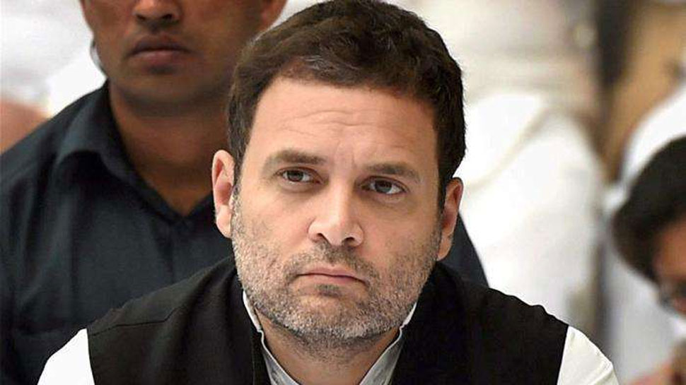 बिहार कांग्रेस कार्यकर्ताओं ने राहुल गांधी को लिखी खून से चिट्ठी, अध्यक्ष पद न छोड़ने की अपील बिहार कांग्रेस कार्यकर्ताओं ने राहुल गांधी को लिखी खून से चिट्ठी, अध्यक्ष पद न छोड़ने की अपील
