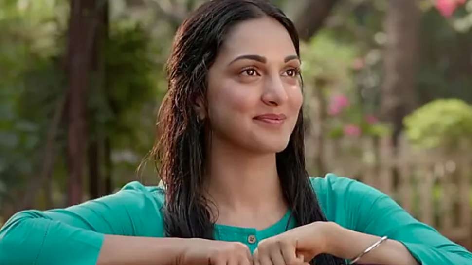 मोजड़ी को स्टाइल से कैरी करेंं Kiara Advani's kurta style