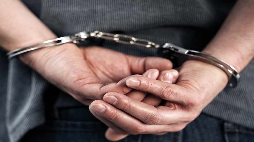 भोपाल: दुष्कर्म की वजह से नाबालिग ने की थी खुदकुशी, 9 माह बाद आरोपी युवक गिरफ्तार भोपाल: दुष्कर्म की वजह से नाबालिग ने की थी खुदकुशी, 9 माह बाद आरोपी युवक गिरफ्तार
