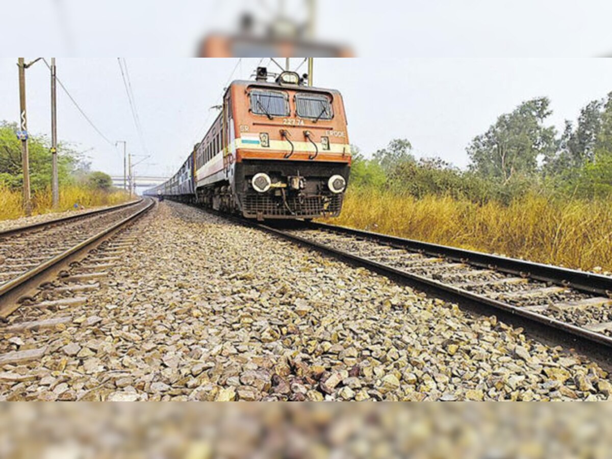चक्रधरपुर रेल मंडल का हुआ सेफ्टी ऑडिट, रेल पटरियों का बारीकी से हुआ निरीक्षण