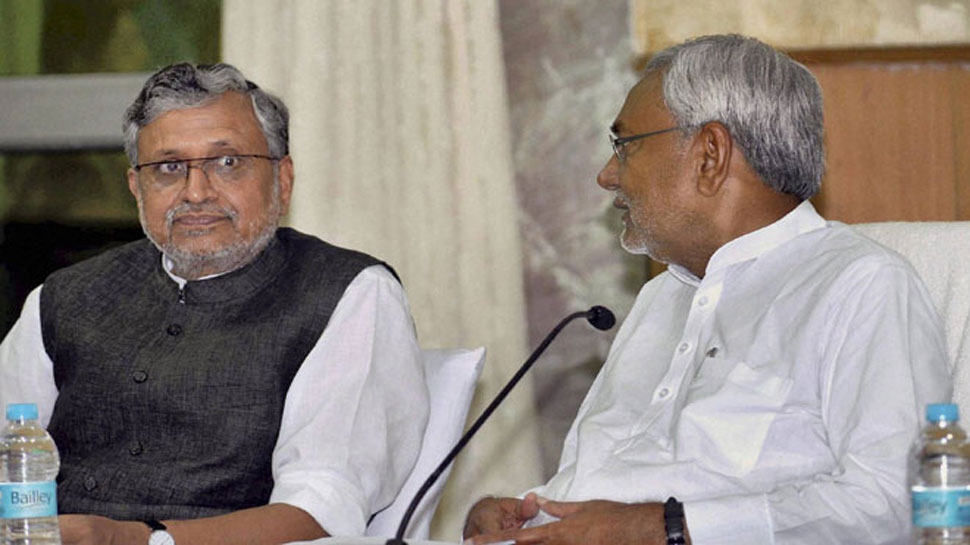 बिहार सरकार पर कांग्रेस का पोस्टरवार, मांगा सीएम और स्वास्थ्य मंत्री का इस्तीफा बिहार सरकार पर कांग्रेस का पोस्टरवार, मांगा सीएम और स्वास्थ्य मंत्री का इस्तीफा
