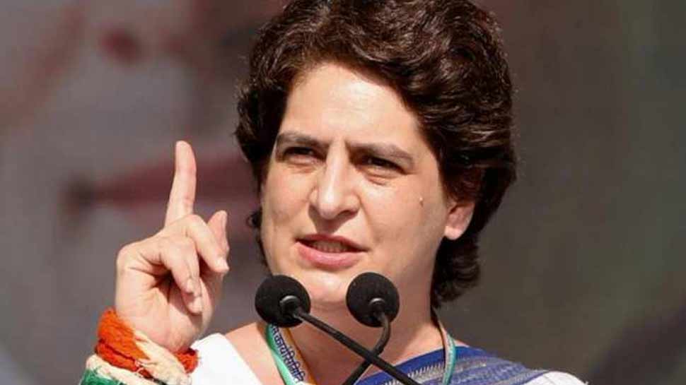 प्रियंका गांधी ने योगी सरकार से सवाल, 'क्या सरकार ने अपराधियों के सामने आत्मसमर्पण कर दिया?'