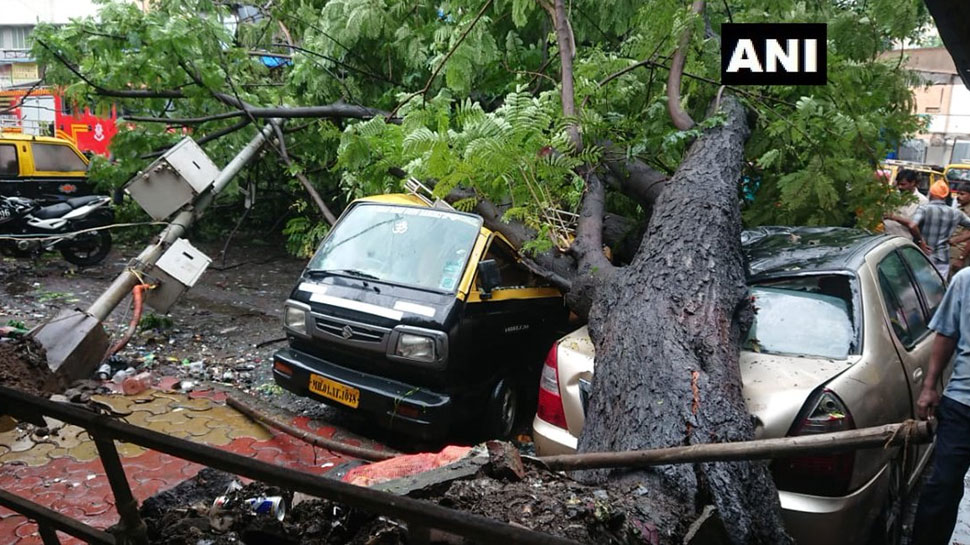 मुंबई और आसपास के इलाकों में दूसरे दिन भी भारी बारिश जारी