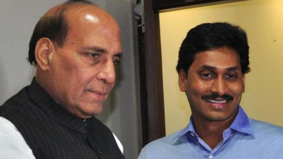 राजनाथ सिंह और जगन मोहन रेड्डी ने अवसंरचना परियोजनाओं की समीक्षा की राजनाथ सिंह और जगन मोहन रेड्डी ने अवसंरचना परियोजनाओं की समीक्षा की