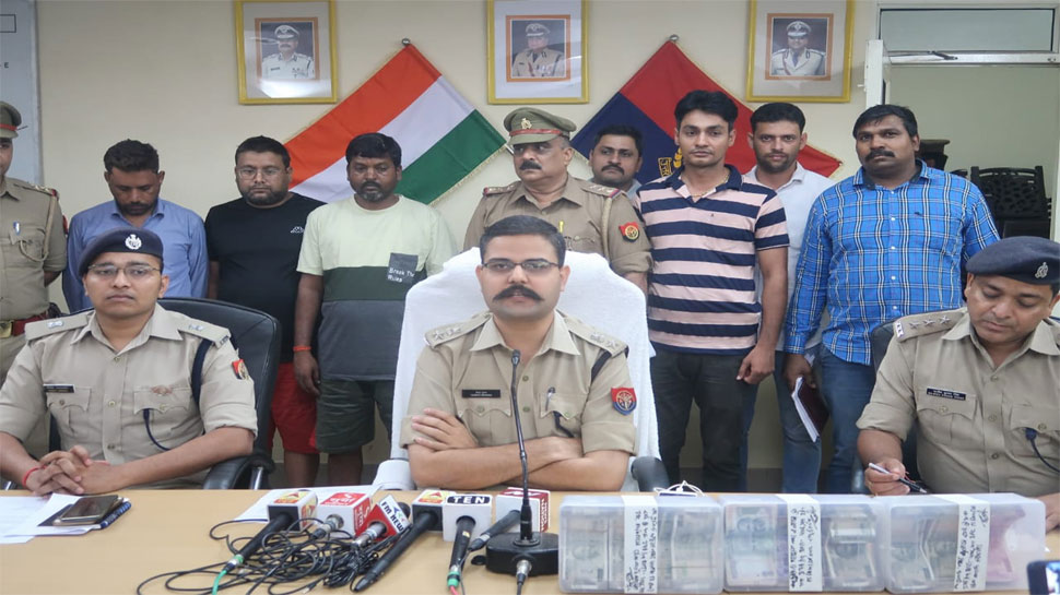 नोएडा: पुलिस ने बैटरी से भरा ट्रक चुराने वाले 3 बदमाशों को किया गिरफ्तार