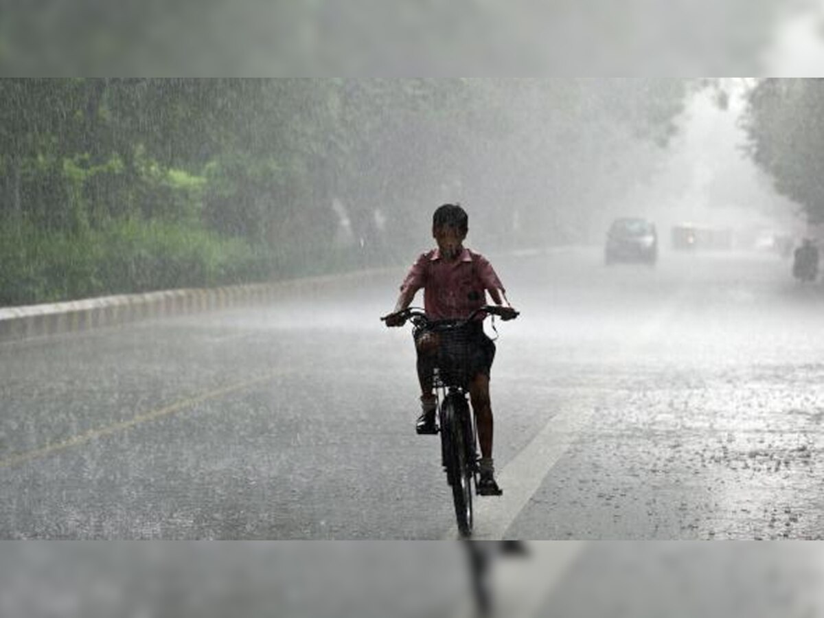 बिहार में बदली छाई, बारिश के आसार, पारा 26.5 तक लुढ़का