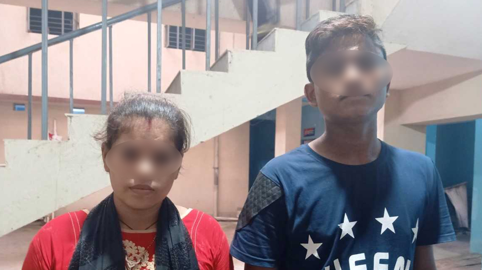 लड़के का 'अपहरण' कर लड़की ने रचाई शादी, बोली- दुनिया की कोई ताकत नहीं कर सकती अलग लड़के का 'अपहरण' कर लड़की ने रचाई शादी, बोली- दुनिया की कोई ताकत नहीं कर सकती अलग