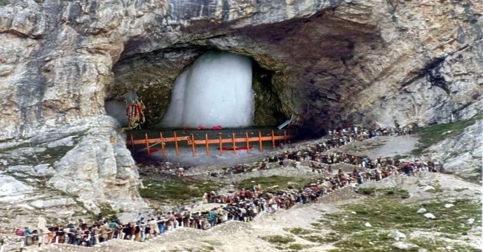 अमरनाथ में अब तक 50,000 से ज्यादा श्रद्धालुओं ने किए बाबा बर्फानी के दर्शन