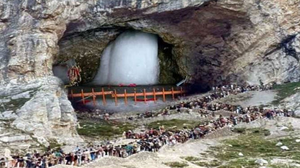 अमरनाथ में बाबा बर्फानी के दर्शन के लिए 4,722 श्रद्धालुओं का दूसरा जत्था रवाना