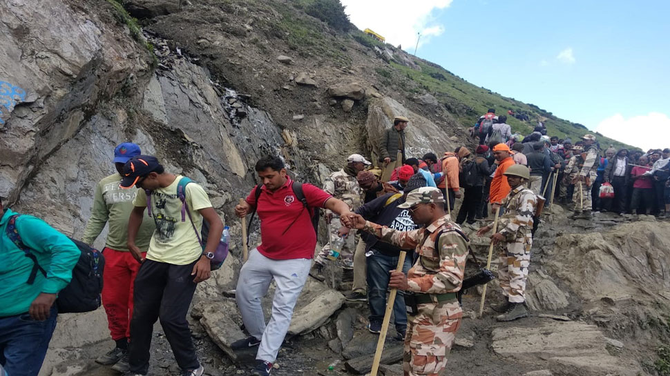 भोले के जयघोष से गूंजा बालटाल, पहलगाम, बाबा अमरनाथ के दर पर पहुंचे 67,000 से ज्यादा ने श्रद्धालु