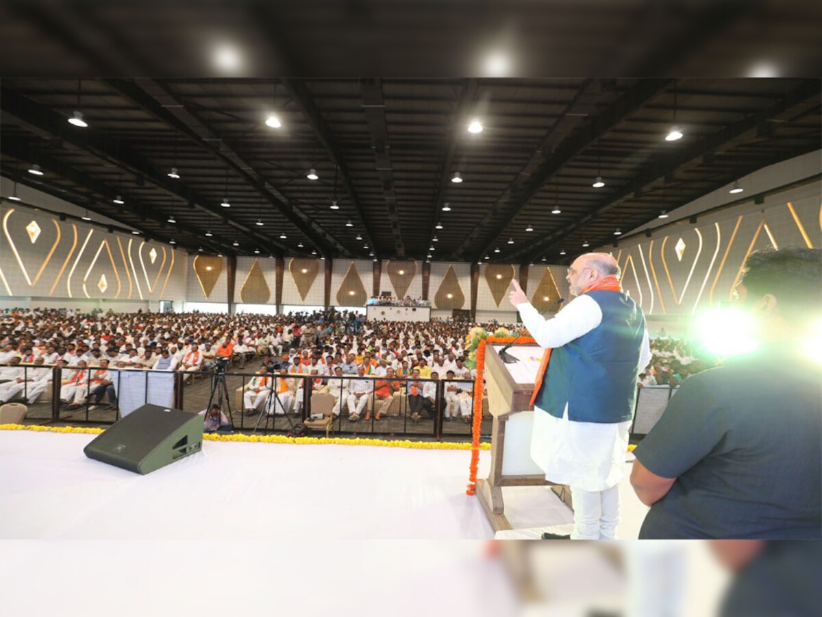 अमित शाह ने कहा कि तेलंगाना के लोगों को यह फैसला लेना है कि क्या वे अपने राज्य को पार्टी का पहला गढ़ बनाना चाहते हैं. (फोटो साभार- @BJP4India)