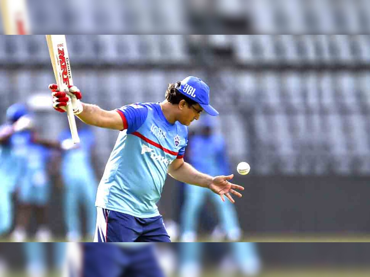 सौरव गांगुली बंगाल क्रिकेट एसोसिएशन के अध्यक्ष हैं. वे आईपीएल में दिल्ली की टीम के बल्लेबाजी सलाहकार भी हैं. (फोटो: PTI) 