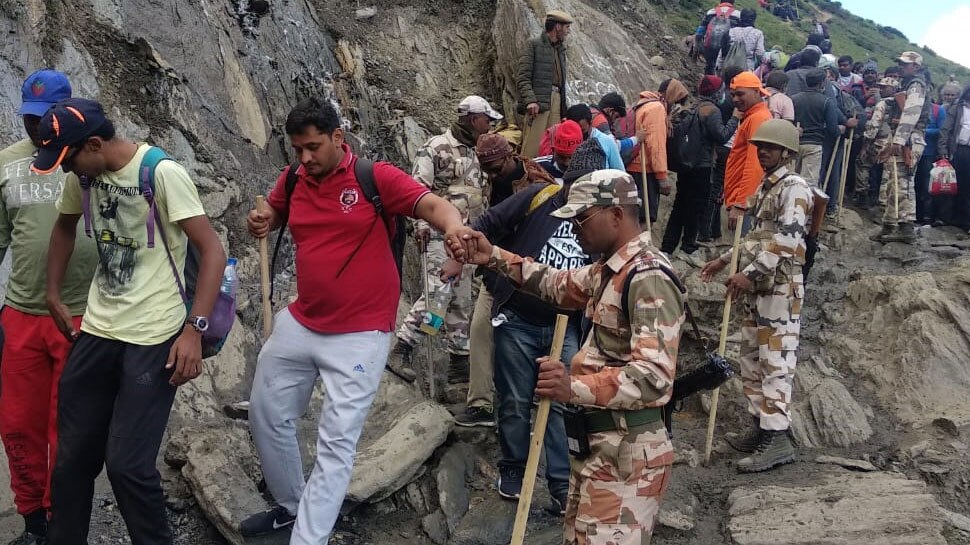 अमरनाथ यात्रा: अब तक 1.11 लाख श्रद्धालुओं ने किए बाबा बर्फानी के दर्शन, आज रवाना हुआ 9 वां जत्था