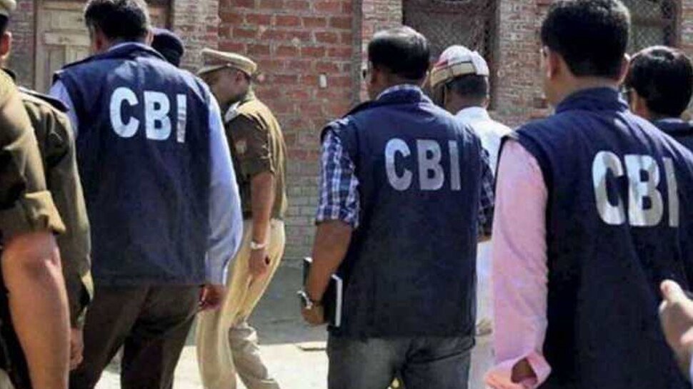 बुलंदशहर के DM के घर सहित UP में 12 जगह CBI की छापेमारी, जानें क्या है पूरा मामला
