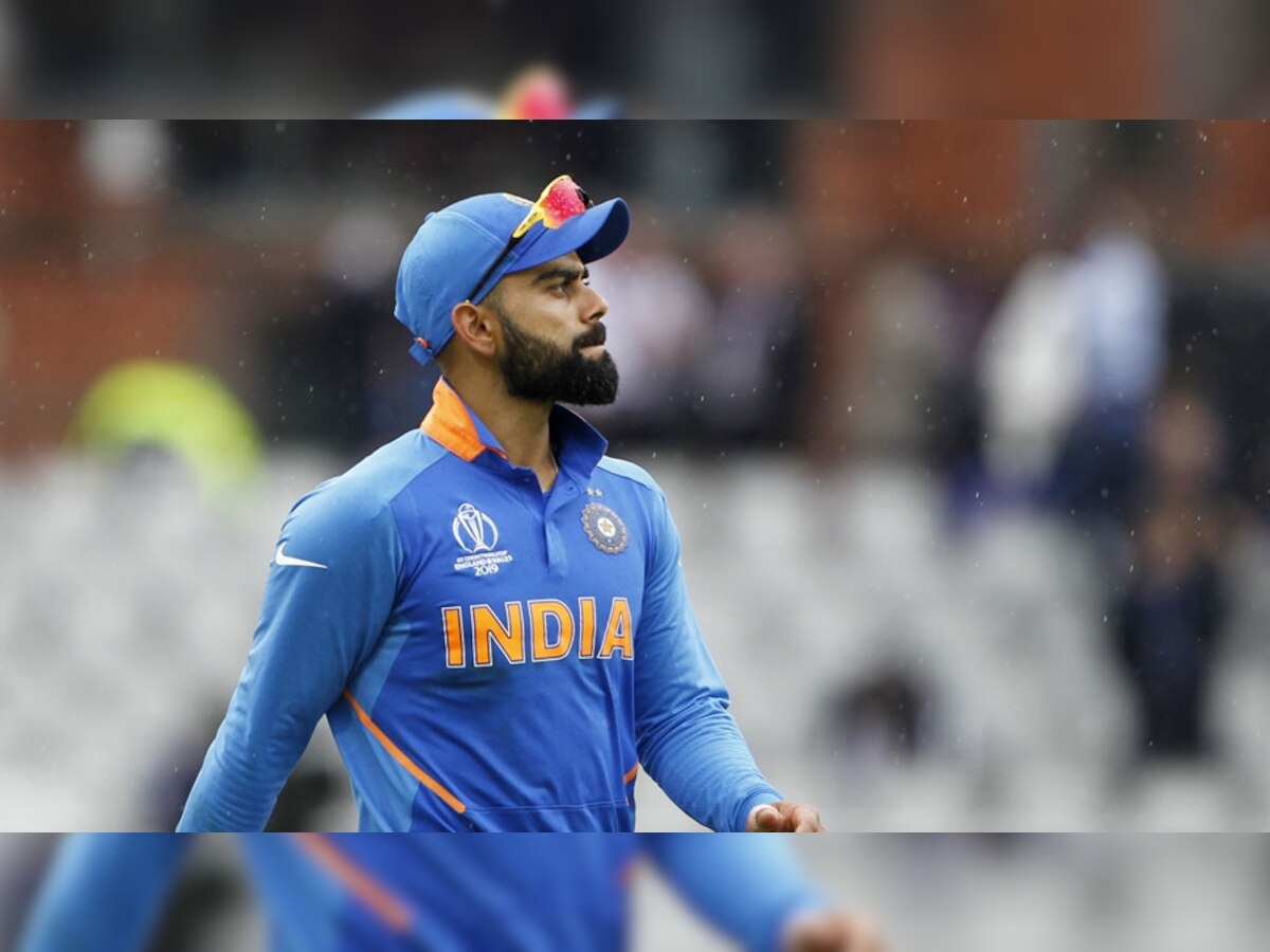 अप्रत्याशित हार के बाद भारतीय टीम के कप्तान कोहली काफी दुखी नजर आए. 