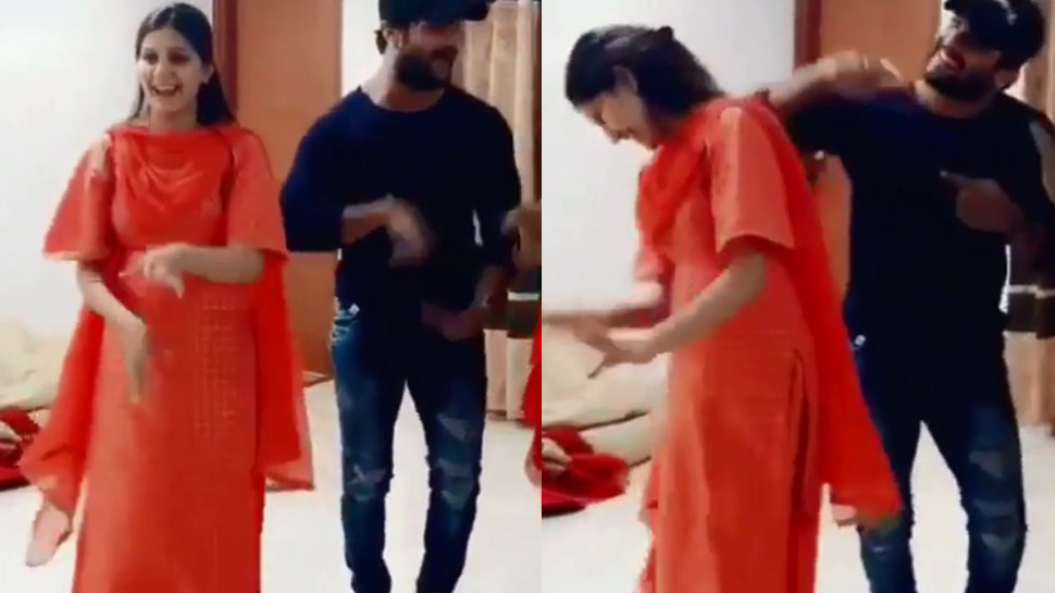 VIRAL VIDEO: सपना चौधरी और खेसारी लाल यादव के डांस ने मचाई धूम, जोड़ी के दीवाने हुए लोग VIRAL VIDEO: सपना चौधरी और खेसारी लाल यादव के डांस ने मचाई धूम, जोड़ी के दीवाने हुए लोग